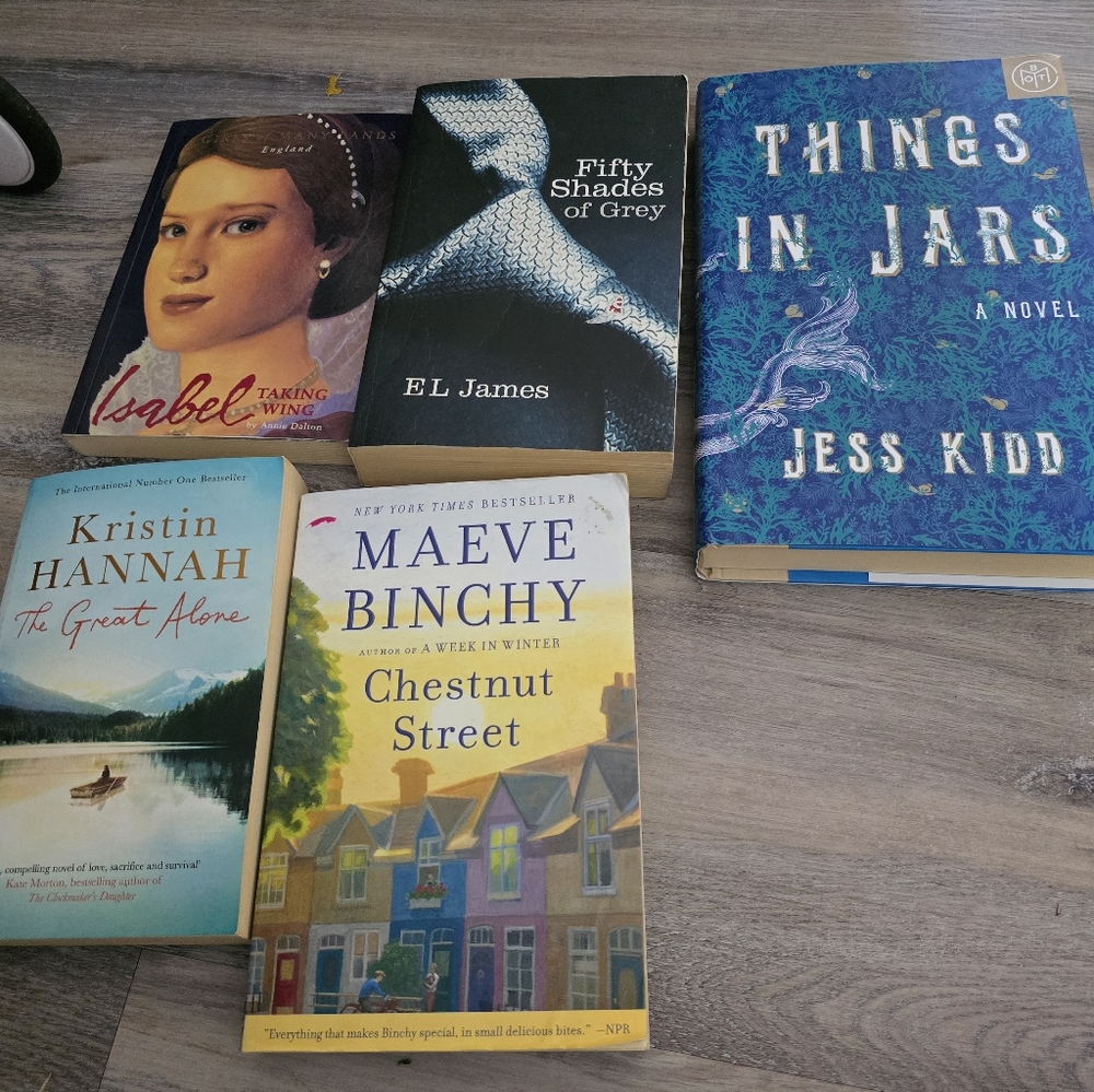 ‎Books - Picture 2 of 3